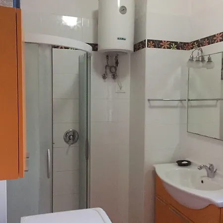 לינה וארוחת בוקר Paradiso 3*